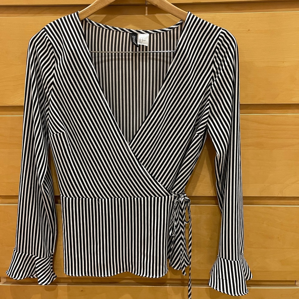 H&M BODY WRAP BLOUSE